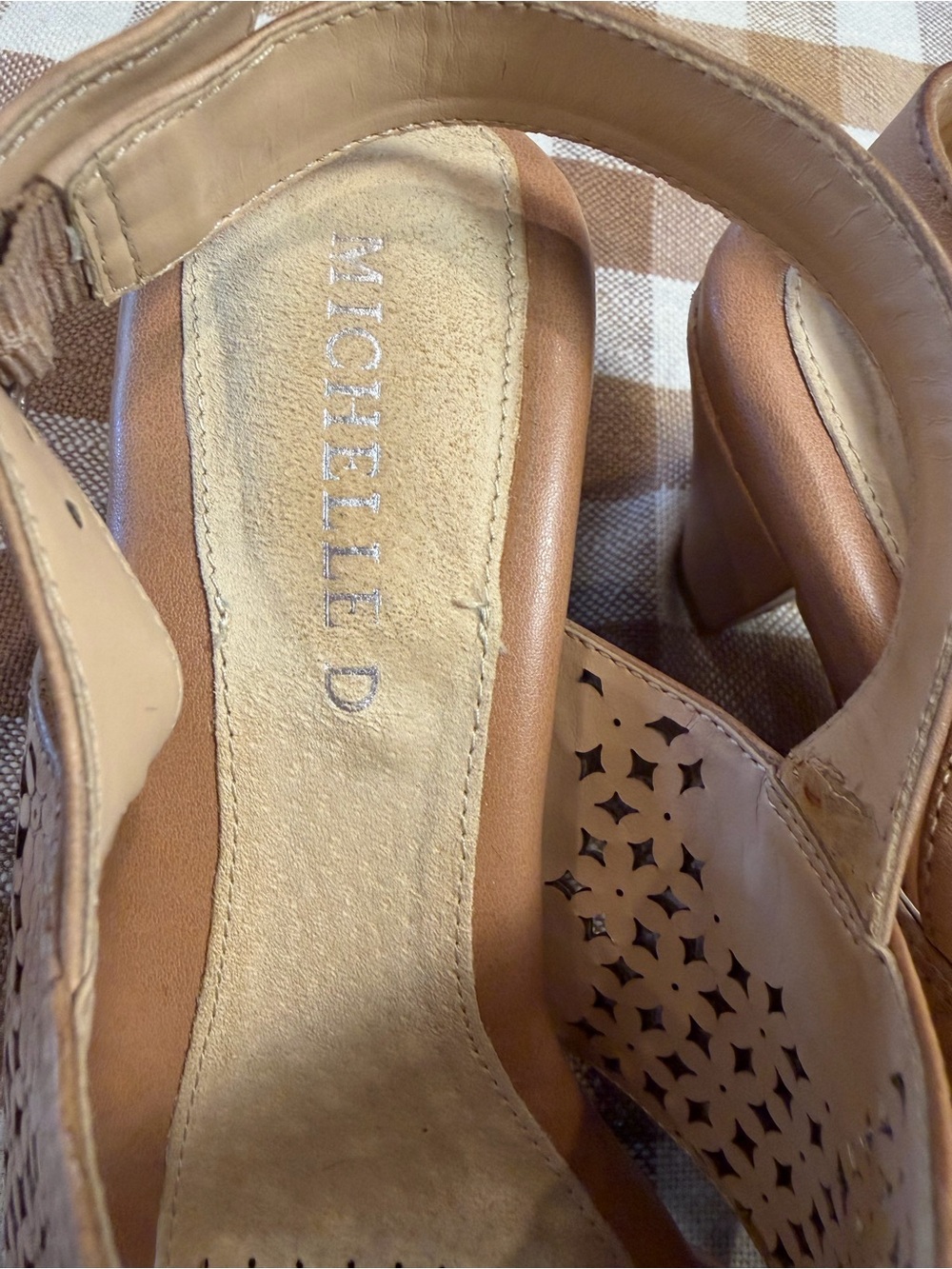 Michelle D Tan Laser Cut Leather Slingback Heels Women’s Comfort Sandals - Picture 3 of 4